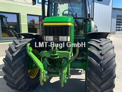 John Deere 6910