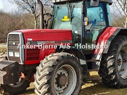 Massey Ferguson 8110