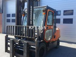 Doosan D55C-5 // 5500 kg diesel
