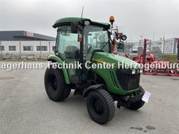 John Deere 3320