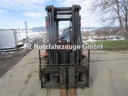 Nissan 4 Ton.-Triplex-FH 4,5m + Seitenschieber