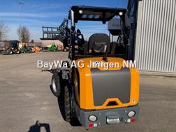 Giant G2700E