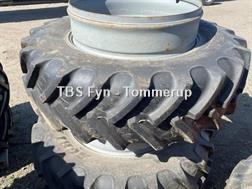 BKT 520/85R42