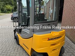Jungheinrich efg320