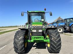 John Deere 6810