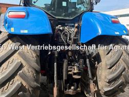 New Holland T 7050