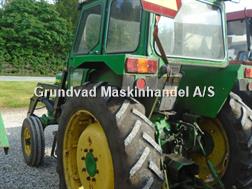 John Deere 2130