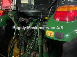John Deere 5820