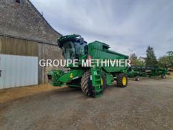 John Deere T670