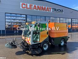 Bucher Citycat 2020 with 3-rd brush